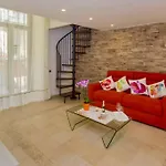 Sara Luxury 2 *