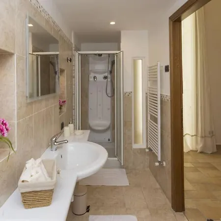 Sara Luxury 2 Сорренто