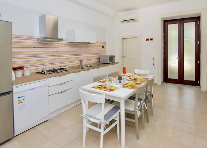 Sara Luxury 2 * סורנטו