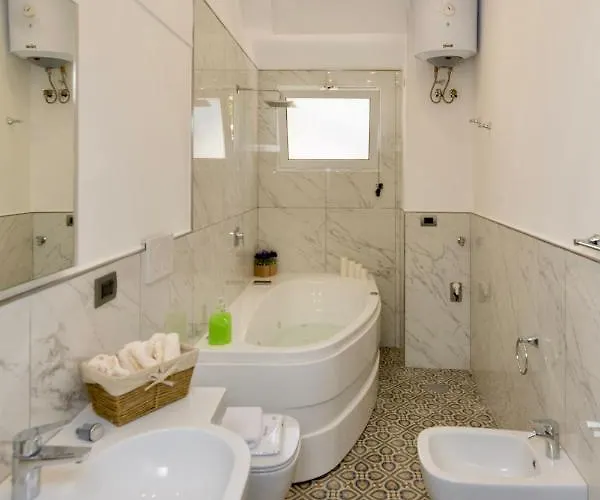 Sara Luxury 2 * סורנטו